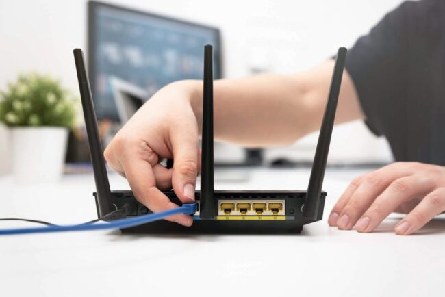 de-ce-se-intrerupe-internetul-in-casa-si-ce-poti-verifica-inainte-sa-suni-operatorul