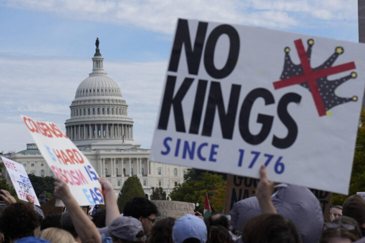 no-kings-manifestatii-ample-in-sua-impotriva-lui-trump.-robert-de-niro,-printre-participanti:-trump-trebuie-oprit-acum