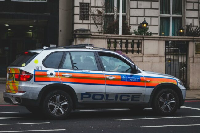 un-autoturism-a-lovit-mai-multi-pietoni-in-centrul-unui-oras-din-marea-britanie.-mai-multe-persoane-au-fost-ranite