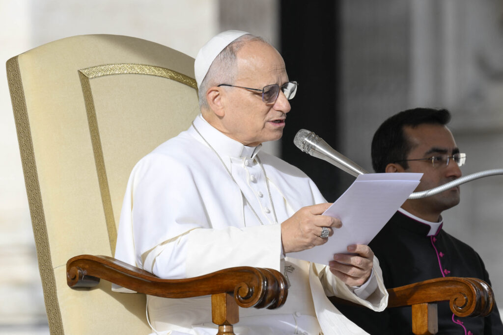 papa-leon-al-xiv-lea-respinge-afirmatiile-ca-dumnezeu-justifica-razboiul-in-mesajul-de-la-liturghia-de-duminica-floriilor