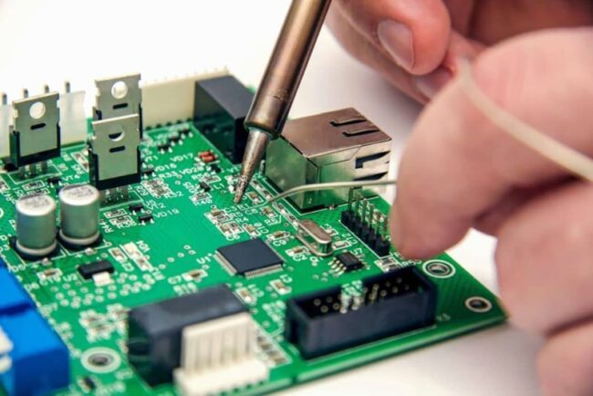 nu-mai-lipsesc-doar-cipurile-si-memoriile.-acum-criza-loveste-si-placile-pcb