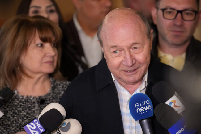 traian-basescu-il-critica-dur-pe-trump:-acest-presedinte-a-depreciat-prestigiul-statelor-unite.-e-mai-rau-decat-putin