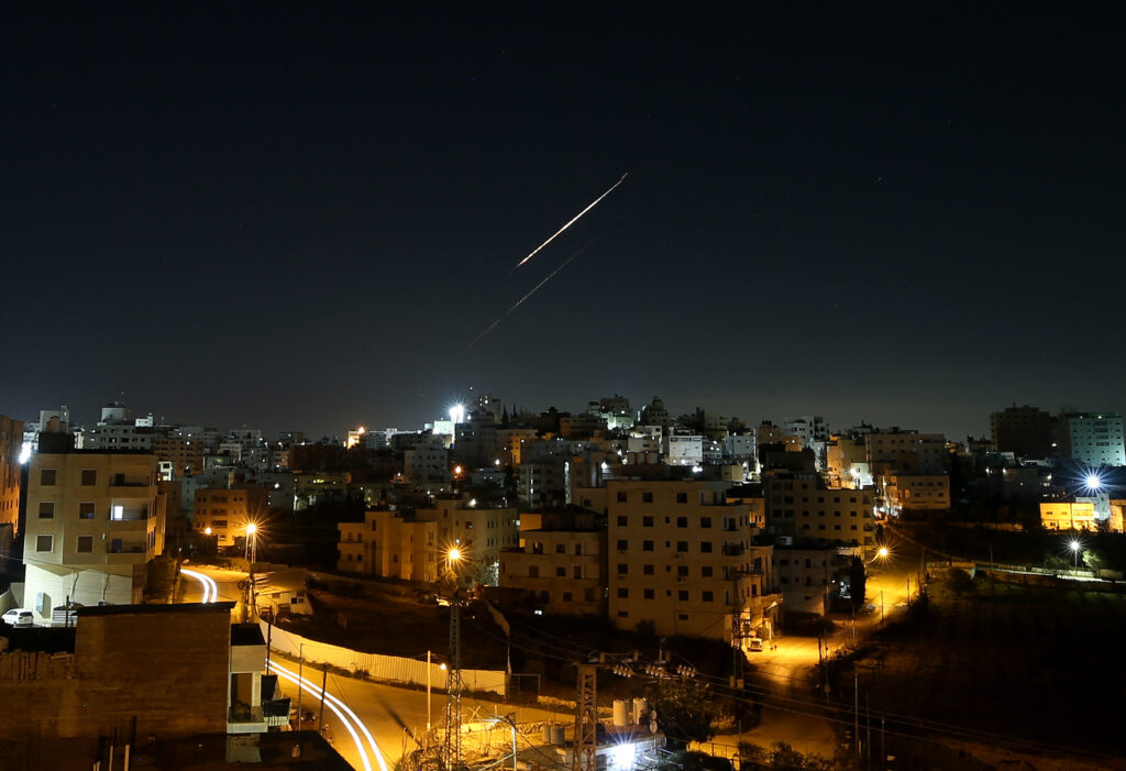 razboiul-din-orientul-mijlociu,-ziua-32-|-iranul-afirma-ca-nu-a-purtat-nicio-negociere-cu-sua-/-atacuri-aeriene-in-emiratele-arabe-unite-/-israelul-refuza-sa-stabileasca-un-termen-pentru-incheierea-conflictului