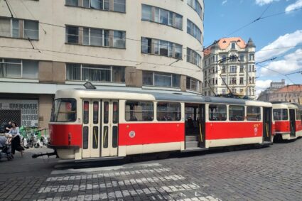 elevi-din-petrosani,-loviti-de-un-tramvai-in-praga.-adolescentii-au-fost-neatenti,-in-timp-ce-incercau-sa-faca-poze-in-centrul-capitalei-cehiei
