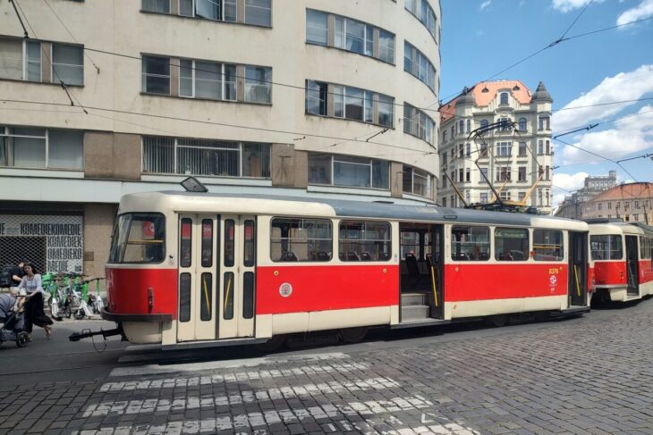elevi-din-petrosani,-loviti-de-un-tramvai-in-praga.-adolescentii-au-fost-neatenti,-in-timp-ce-incercau-sa-faca-poze-in-centrul-capitalei-cehiei