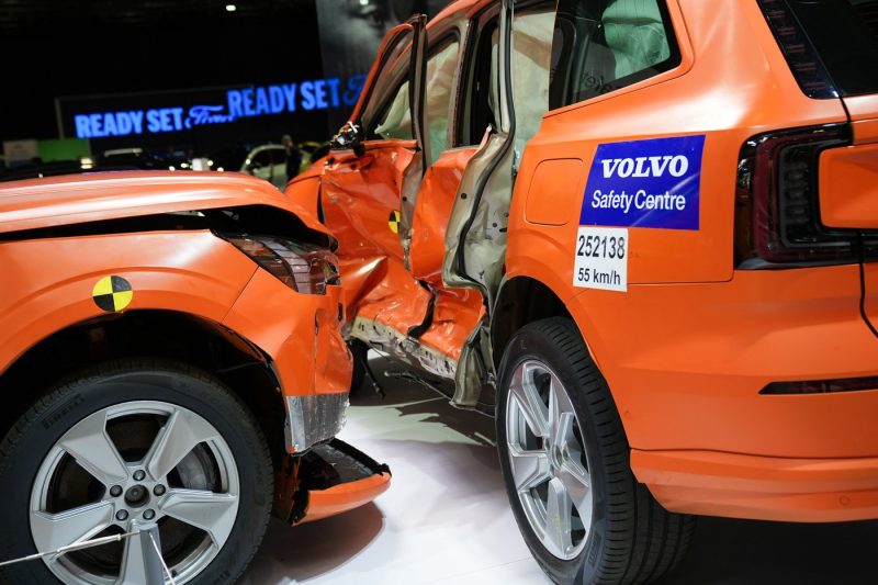 volvo-schimba-strategia-in-europa:-dealerii-vor-vinde-si-masini-fara-sigla-companiei