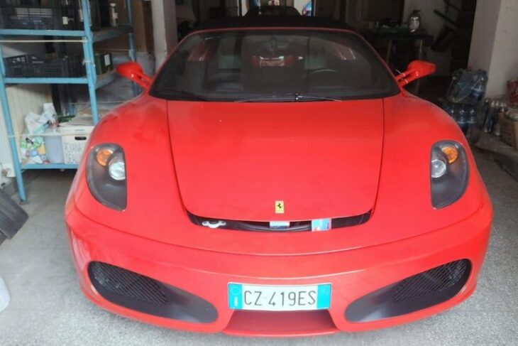 ferrari-spider,-scos-la-vanzare-de-anaf-cat-costa-masina-de-lux:-are-un-rulaj-de-aproape-25.000-de-kilometri