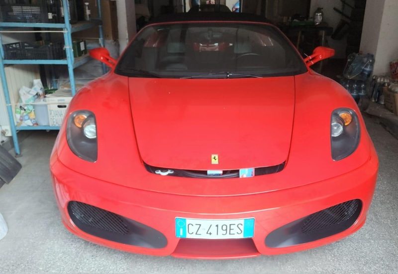 ferrari-spider,-scos-la-vanzare-de-anaf-cat-costa-masina-de-lux:-are-un-rulaj-de-aproape-25.000-de-kilometri