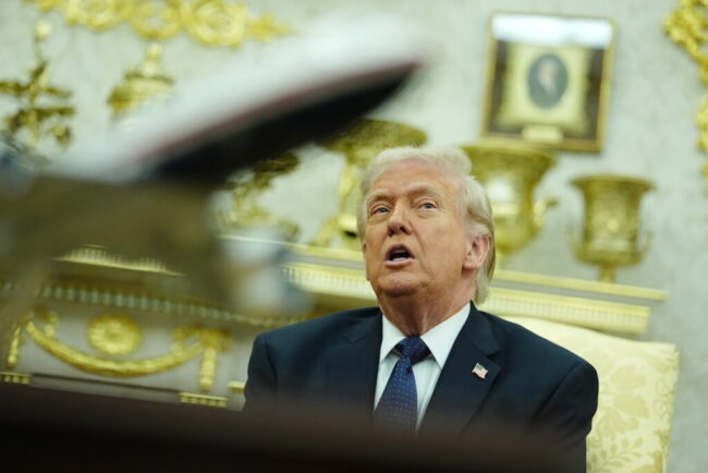 trump-afirma-ca-sua-ar-putea-incheia-razboiul-din-golf-in-doua,-pana-la-trei-saptamani