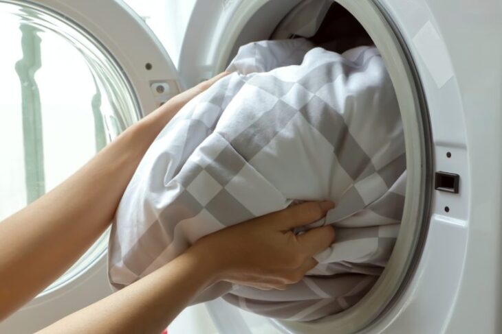 trucul-pentru-spalarea-pilotei-la-masina-de-spalat.-asa-nu-va-face-cocoloase-si-nu-va-afecta-electrocasnicul