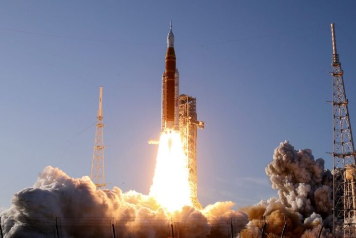 artemis-ii-a-decolat-spectaculos:-omenirea-se-intoarce-pe-drumul-spre-luna-dupa-mai-bine-de-50-de-ani-video