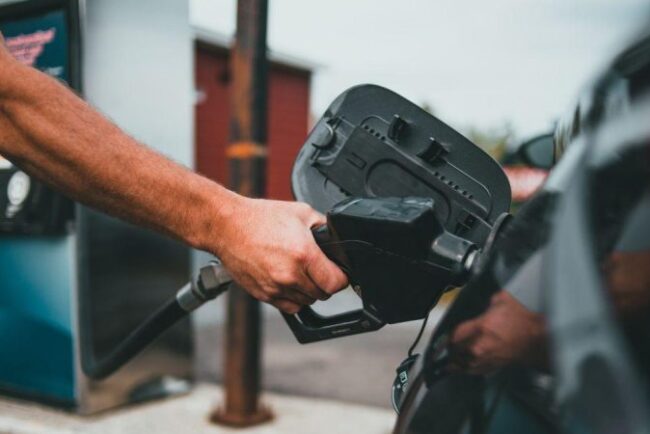 cat-costa-motorina-si-benzina-in-thassos,-in-aprilie-2026.-multi-romani-merg-in-grecia-de-paste