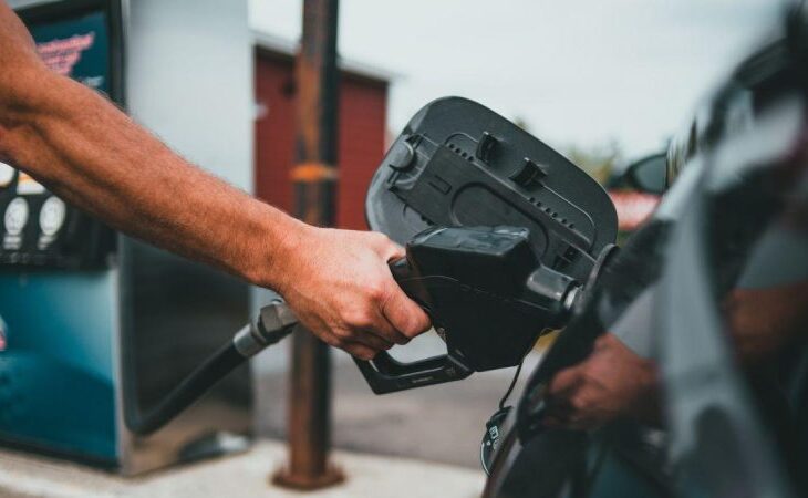 cat-costa-motorina-si-benzina-in-thassos,-in-aprilie-2026.-multi-romani-merg-in-grecia-de-paste