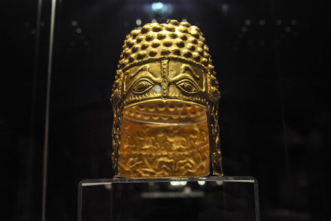 unesco-scoate-coiful-de-la-cotofenesti-din-muzeul-virtual-al-obiectelor-culturale-furate