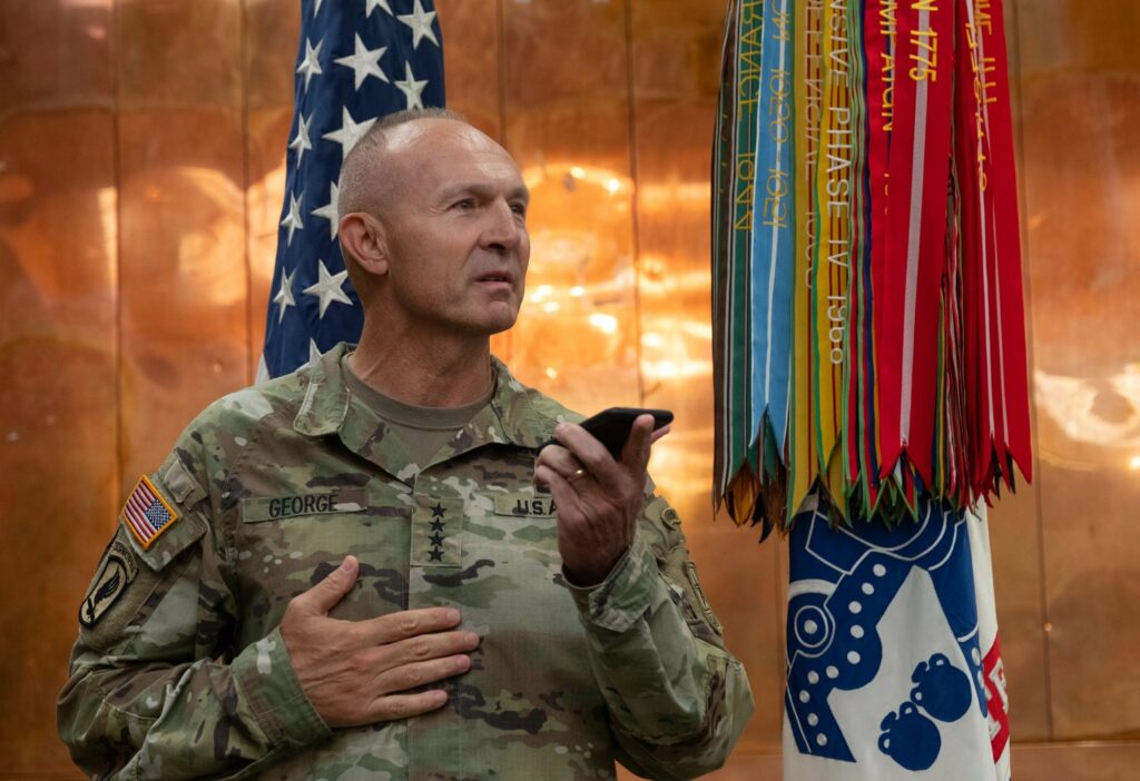 hegseth-il-demite-pe-seful-statului-major-al-armatei,-generalul-randy-george,-in-plin-razboi-in-iran