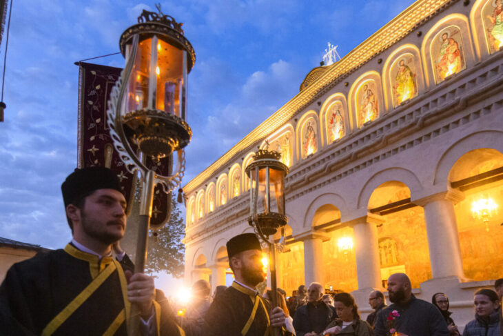programul-de-paste-la-patriarhie-cand-incep-deniile.-cand-se-ia-lumina-in-noaptea-de-inviere