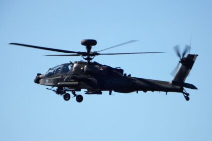 un-elicopter-american!-trageti!-trageti!-/-barbati-inarmati-din-iran-au-tras-asupra-elicopterelor-americane-implicate-in-misiunea-de-salvare-a-pilotului-disparut-in-atacul-iranian