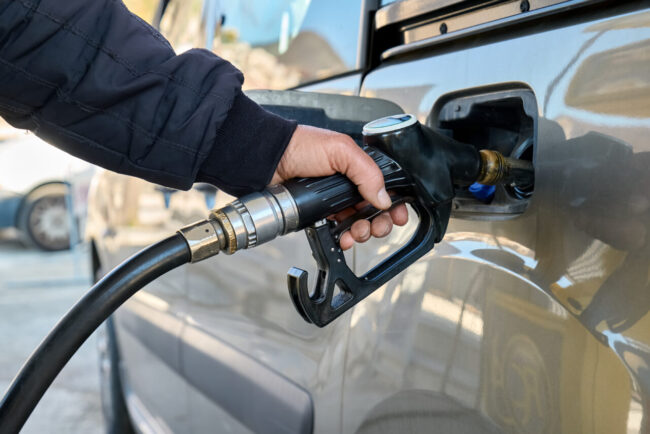 benzina,-mai-scumpa-cu-peste-50-de-bani,-motorina-cu-aproape-20-de-bani,-azi.-cat-costa-un-litru-de-carburant-in-cele-mai-importante-orase