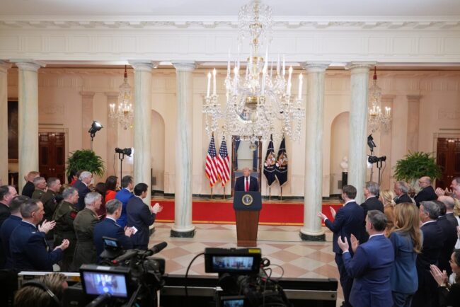 donald-trump-a-semnat-un-ordin-executiv-de-urgenta-nationala-pentru-sua
