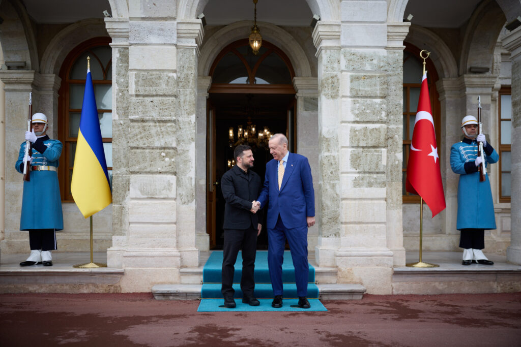 zelenski-si-erdogan-au-discutat-la-istanbul-despre-o-cooperare-mai-stransa-in-domeniul-securitatii