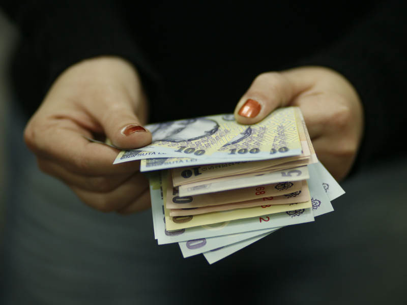 legea-transparentei-salariale,-care-intra-in-vigoare-in-iunie,-va-obliga-companiile-sa-despagubeasca-angajatii-pentru-diferentele-de-remunerare