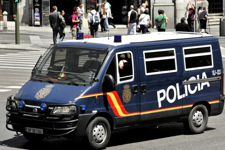 politia-spaniola-a-gasit-pe-un-site-de-comert-online-un-manuscris-pierdut-din-secolul-al-xvii-lea.-cat-cerea-vanzatorul-si-ce-le-a-spus-anchetatorilor