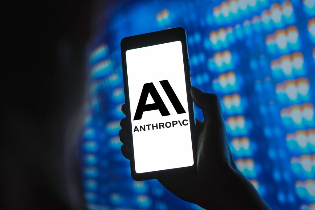 anthropic-raporteaza-pentru-prima-data-venituri-mai-mari-decat-rivalul-sau-openai