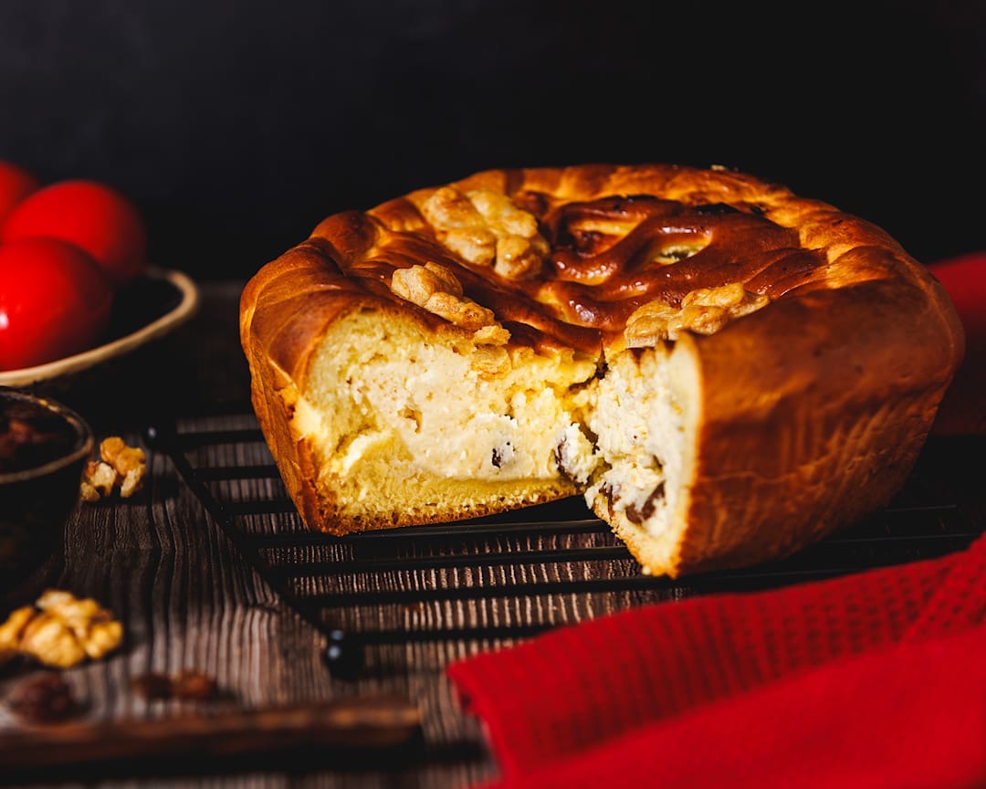 cea-mai-buna-reteta-de-pasca-cu-branza-si-stafide:-secretul-bunicii-pentru-un-aluat-pufos