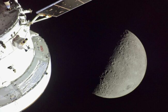 imagini-istorice-din-apropierea-lunii.-astronautii-misiunii-artemis-ii-revin-maine-pe-pamant