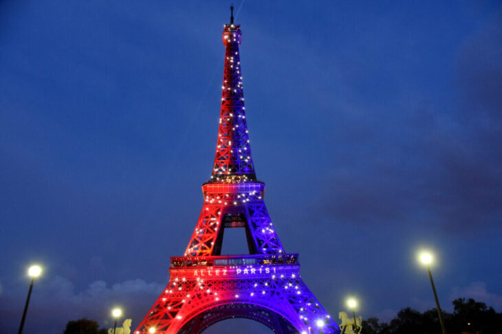 o-bucata-rara-din-turnul-eiffel-va-fi-scoasa-la-licitatie.-cat-ar-putea-costa
