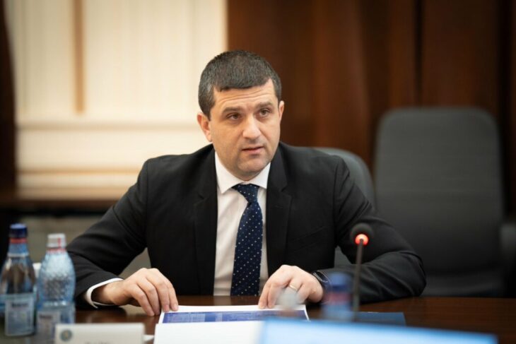 daca-stai-pe-margine,-pierzi-avertisment-pentru-tineri-si-lista-politicienilor-pe-care-radu-miruta-nu-i-ar-vota-niciodata-radu-miruta-avertisment-tineri-politica:-daca-stai-pe-margine,-pierzi