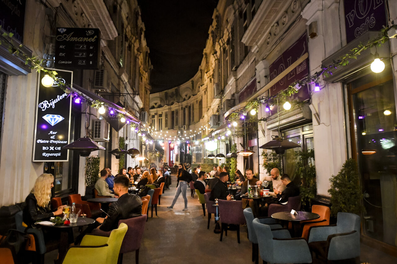 terasele-din-bucuresti-ar-putea-ramane-deschise-si-pe-timp-de-iarna.-ce-regula-noua-pregateste-primaria-pentru-patronii-de-restaurante