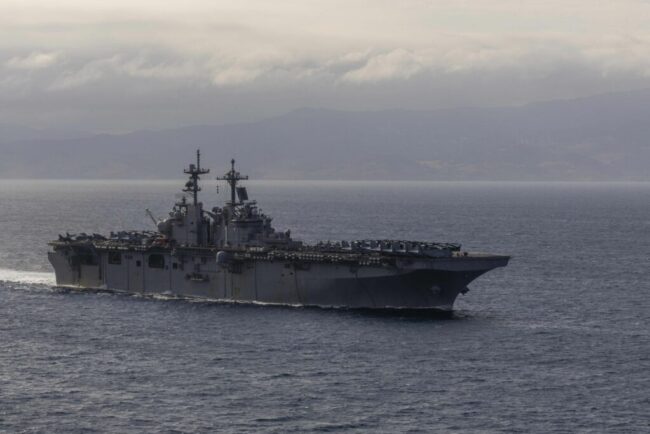 axios:-mai-multe-nave-de-razboi-americane-au-traversat-stramtoarea-ormuz-pentru-prima-data-de-la-inceputul-conflictului-cu-iran
