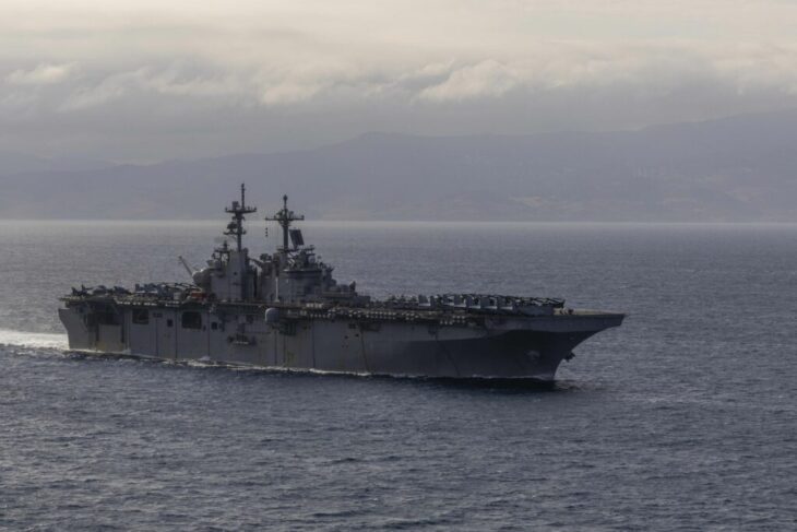 axios:-mai-multe-nave-de-razboi-americane-au-traversat-stramtoarea-ormuz-pentru-prima-data-de-la-inceputul-conflictului-cu-iran