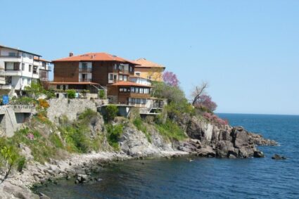 cum-s-a-transformat-o-zona-din-bulgaria-intr-un-magnet-pentru-britanici:-este-ca-amalfi,-dar-mai-ieftina