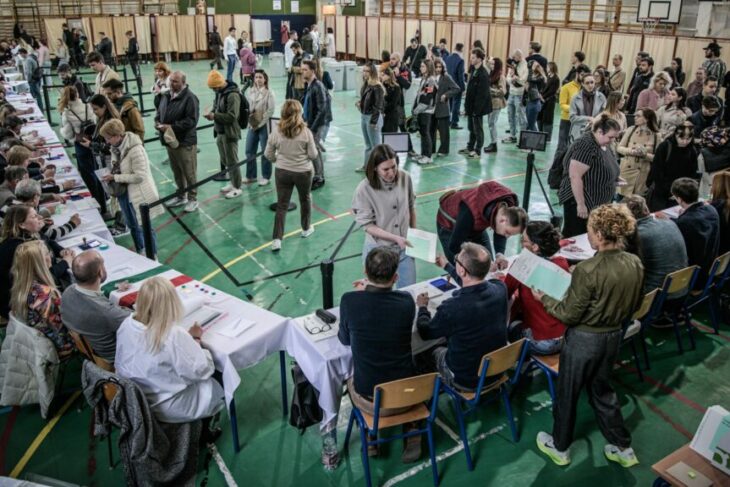 alerte-cu-bomba-la-doua-sectii-din-ungaria.-tensiune-la-vot,-pe-masura-participarii-istorice