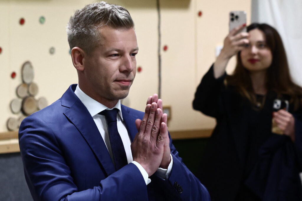 peter-magyar-cere-demisia-marionetelor-lui-orban