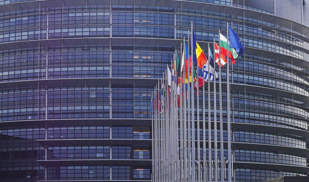 ue-majoreaza-tarifele-pentru-importurile-de-otel-extracomunitar-/-tarife-duble-si-cote-reduse-pentru-a-proteja-industria-europeana