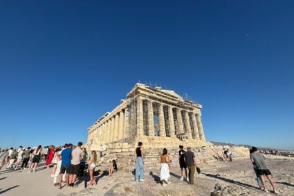 restrictii-pentru-femei,-in-noul-sezon-estival-din-grecia-nerespectarea-regulilor-poate-fi-sanctionata-cu-amenzi-de-pana-la-3.000-de-euro