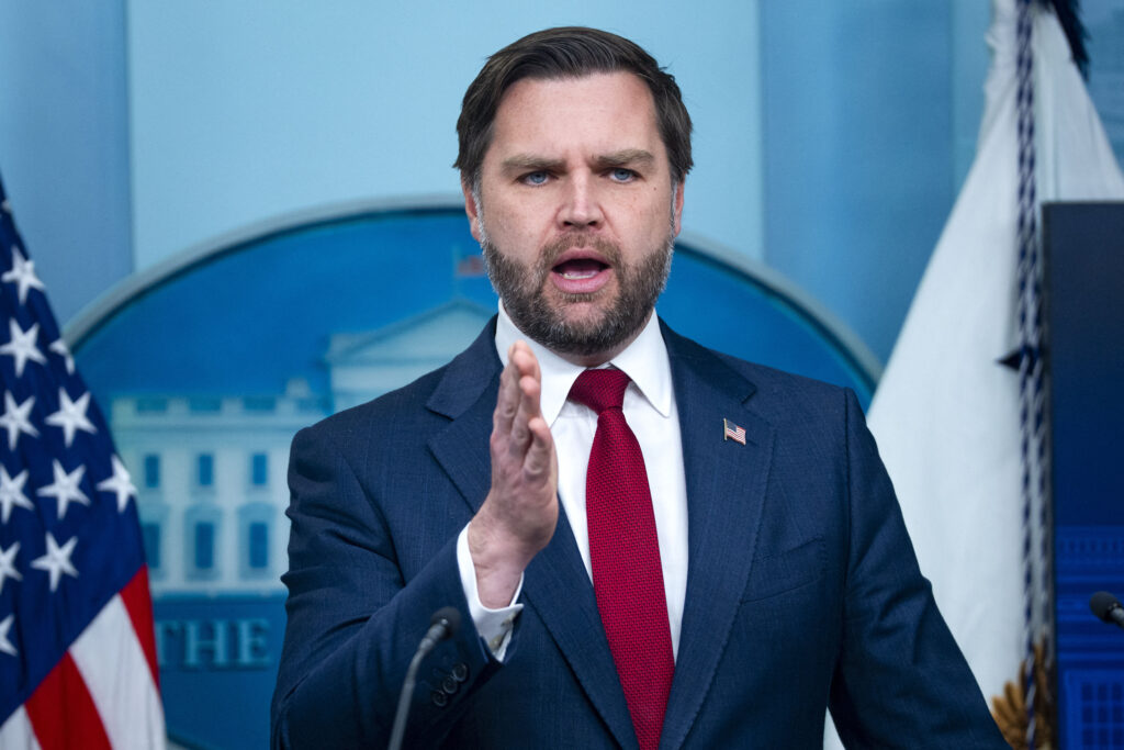 jd-vance-il-avertizeaza-pe-papa-leon-al-xiv-lea-sa-fie-atent-cand-vorbeste-despre-teologie