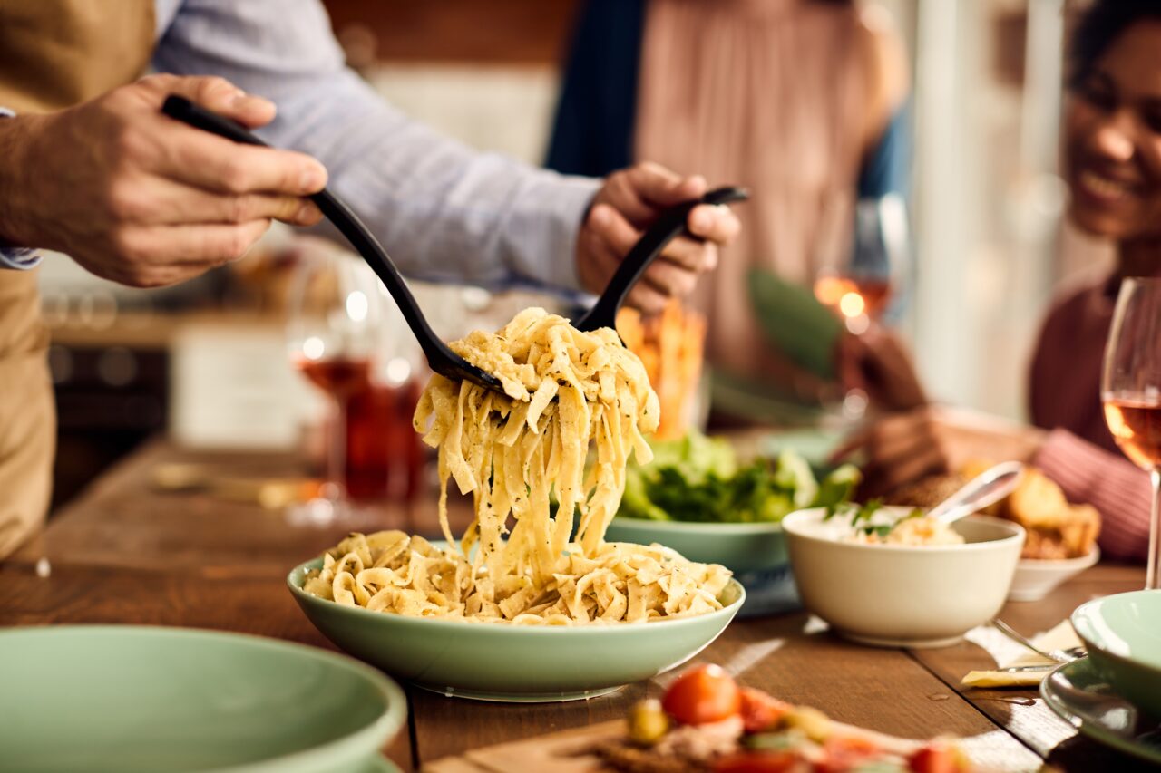 paste-bolognese-mai-gustoase,-daca-adaugi-un-ingredient-in-sos.-reteta-dureaza-doar-30-de-minute