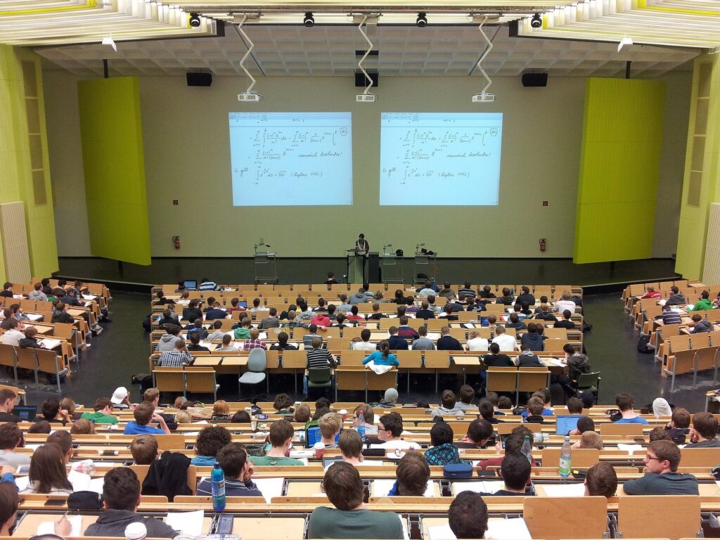 studentii-unei-cunoscute-universitati-de-muzica-refuza-un-curs-despre-compozitia-muzicala-bazata-pe-ia