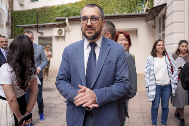 vlad-voiculescu-revine-in-scandalul-pfizer