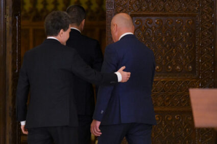 lider-pnl:-daca-nicusor-dan-nu-il-sustine-ferm-pe-bolojan,-risca-o-panta-de-prabusire-accentuata,-dupa-modelul-iohannis