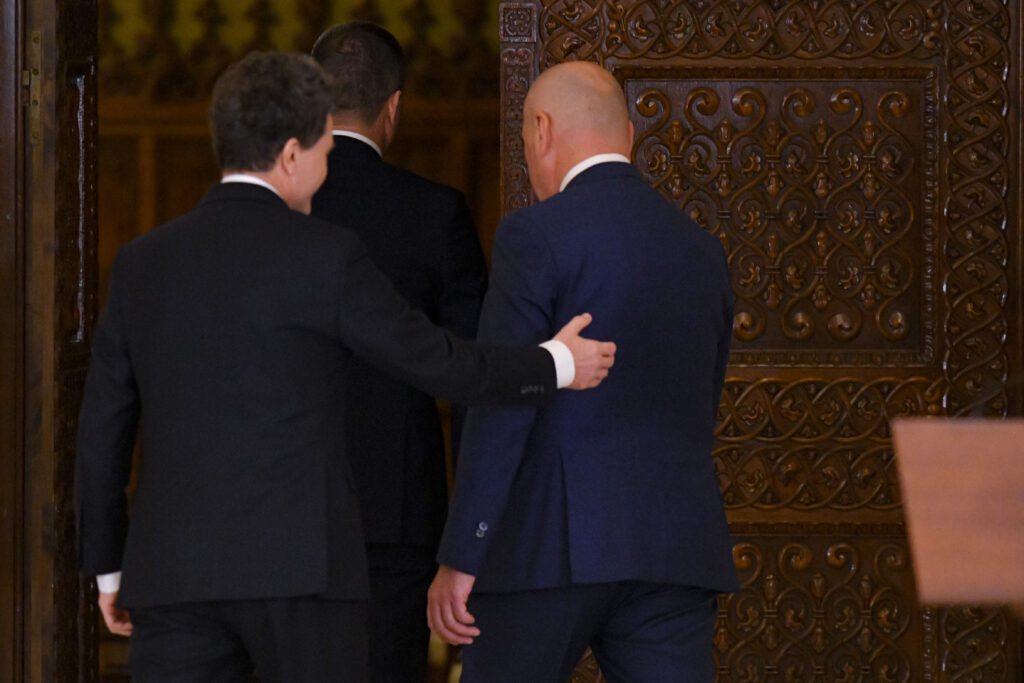 lider-pnl:-daca-nicusor-dan-nu-il-sustine-ferm-pe-bolojan,-risca-o-panta-de-prabusire-accentuata,-dupa-modelul-iohannis