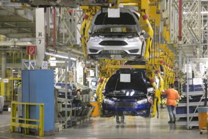 pentagonul-a-purtat-discutii-cu-ford-si-gm-privind-sprijinirea-productiei-de-armament