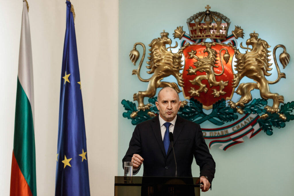 alegeri-in-bulgaria:-rumen-radev-isi-mareste-avansul-inaintea-scrutinului-de-duminica