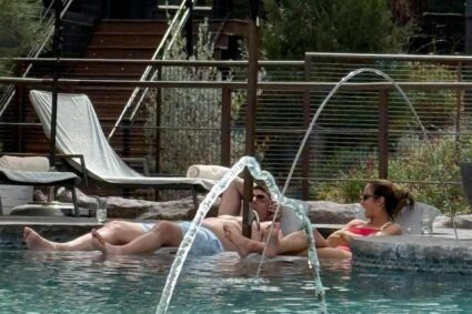 jurnalista-si-antrenorul,-filmati-la-piscina.-ea-e-maritata,-el-e-insurat