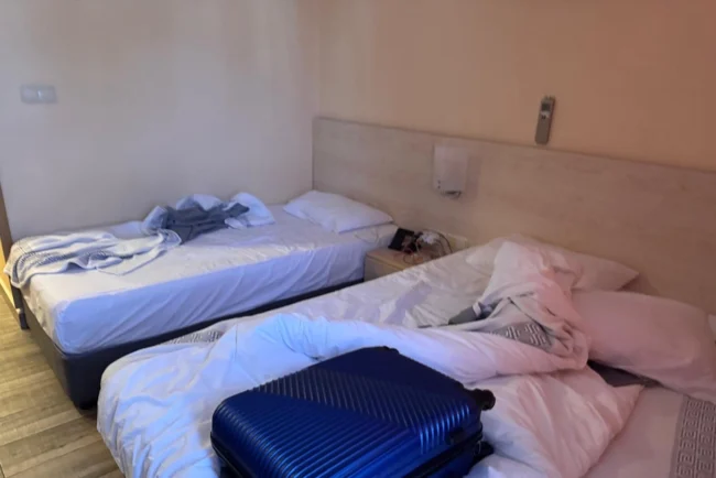 ce-trebuie-sa-faci-mereu-cand-intri-intr-o-camera-de-hotel:-dureaza-5-secunde