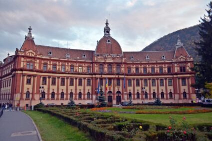 brasov:-palatul-administrativ,-cladire-cu-risc-seismic,-va-fi-reabilitat-cu-fonduri-de-la-ministerul-dezvoltarii